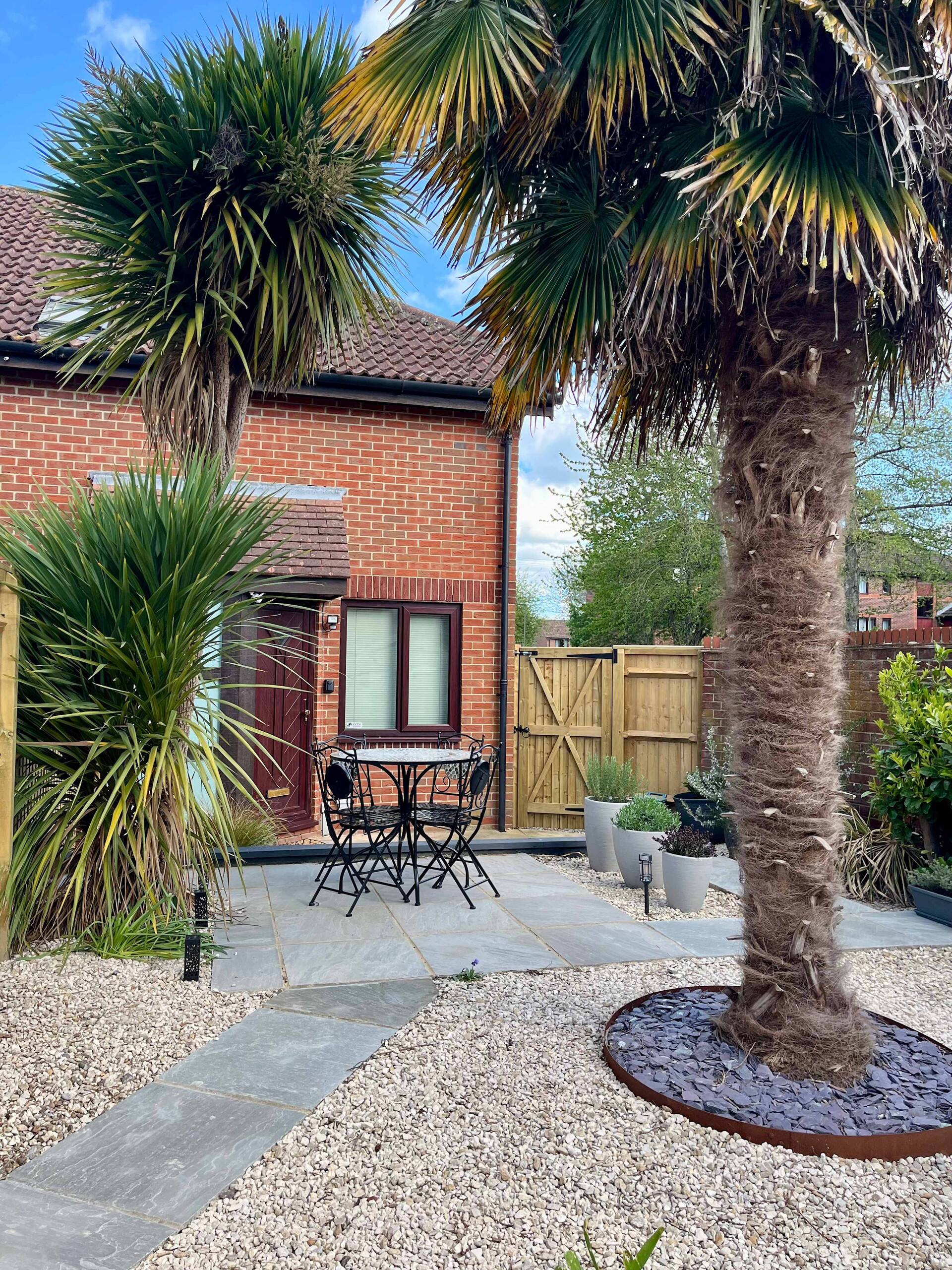 Little Olive - Beautiful 1 Bed House with Garden