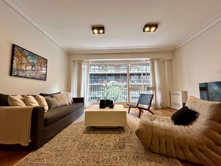 Apartamento de 4 dormitórios com varanda em Palermo