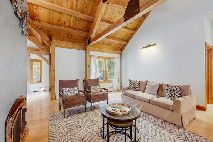 Wooded 3br | Fireplace | Washer/dryer - Ossipee, NH