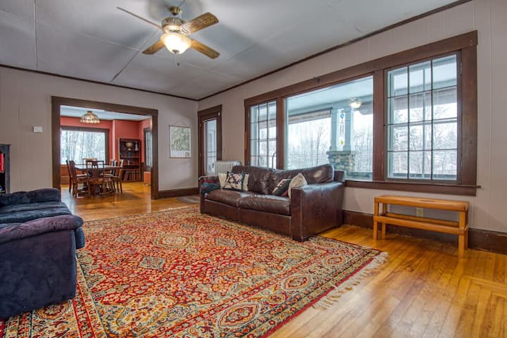 Cozy 4br | Deck | W/d - Littleton, NH