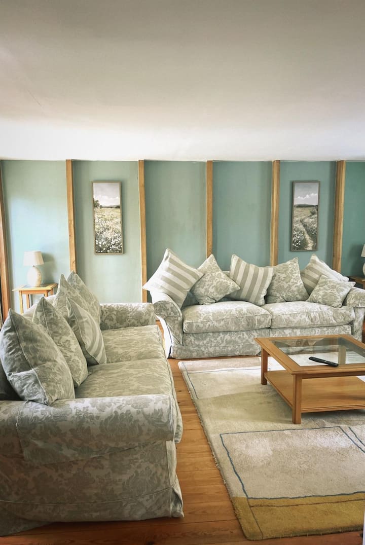 Coastal Daydream: Idyllic Escape At Barton, Eype - Bridport