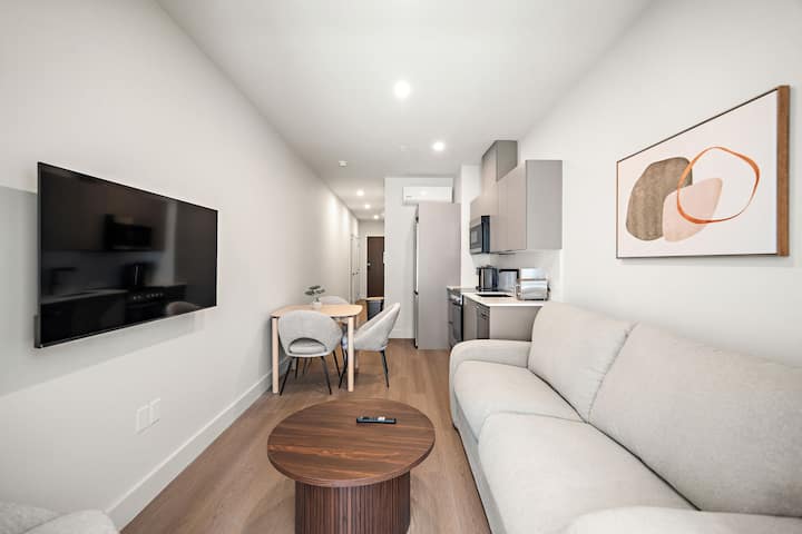 Nomade | Modern Luxury Apt | Heart Of Downtown Mtl - Montreal