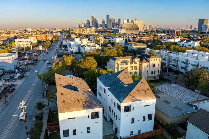Sleeps 40! 4 Luxe Homes! Pet-friendly Rice Militar - Houston, TX
