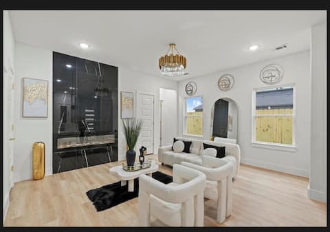 Top Airbnb: Luxary Urban Home Near Downtown/Fair Park Sleeps 6 in Bonton