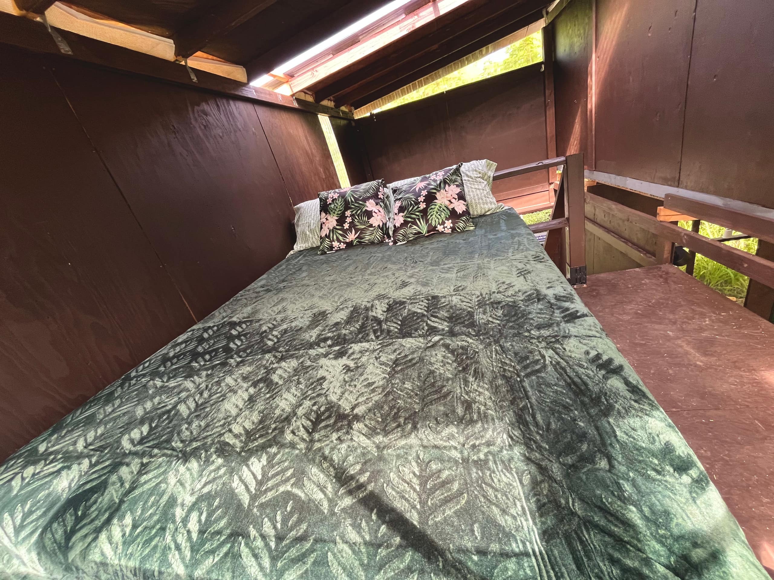 Hale Hā -Modern Rustic Cabin North Shore Oahu - Image 12