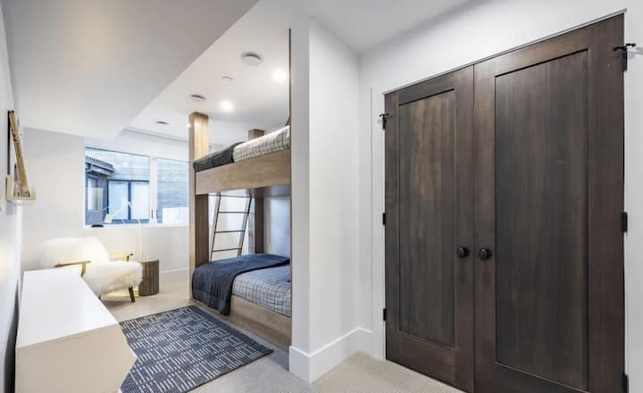 Chambre avec lits superposés