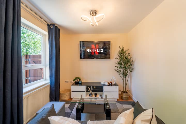 Premium 5-bed Home | Sleep 9 | Garden + Parking - Edgbaston - Birmingham 