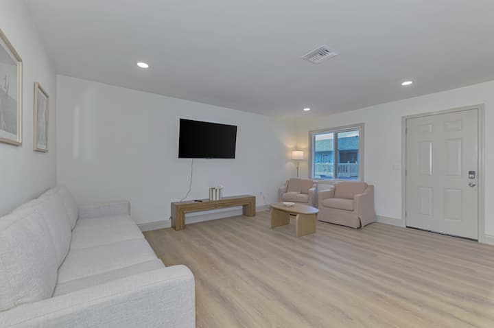 Stylish 2br Beach House |Gulf & Bay Access |Unit A - Manasota Key, FL