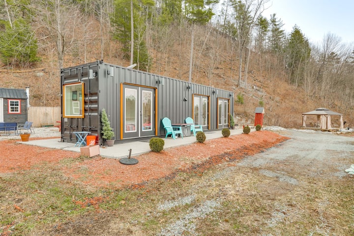Zen Box Farm Eco Retreat W/ Hot Tub & Views - Half Moon Pond State Park, Hubbardton