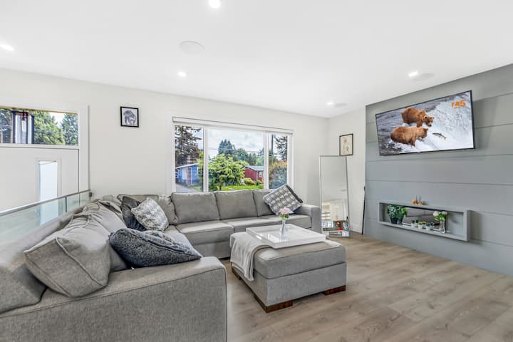Delta 5br Home · Minutes To Vancouver & Yvr - Burnaby