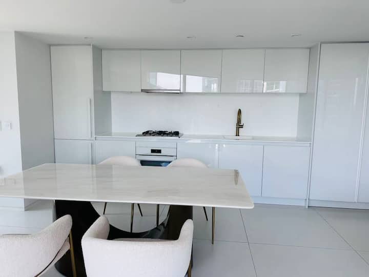 Brand New Luxurious 1br • 2 Beds • Downtown - Vancouver