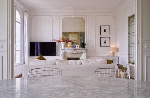 Beautiful renovated flat 13 mins from Paris center