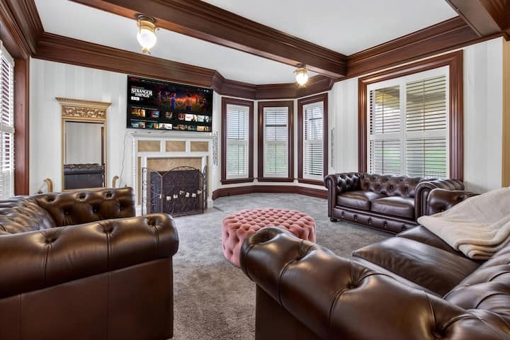 Luxury Victorian Estate & Grounds | 5br - Hilton, NY