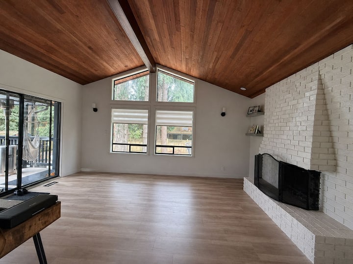 The Fifa Family House | Spacious & Stylish Retreat - Surrey