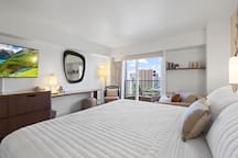 Luxury Hotel Suite-24th Floor, Ocean & City Views