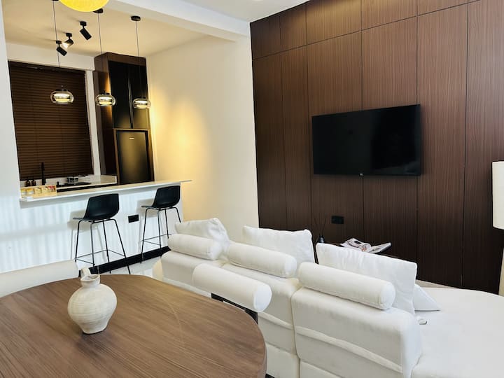 Stylish 1br In Oyster Bay | Daily Housekeeping - Tanzania