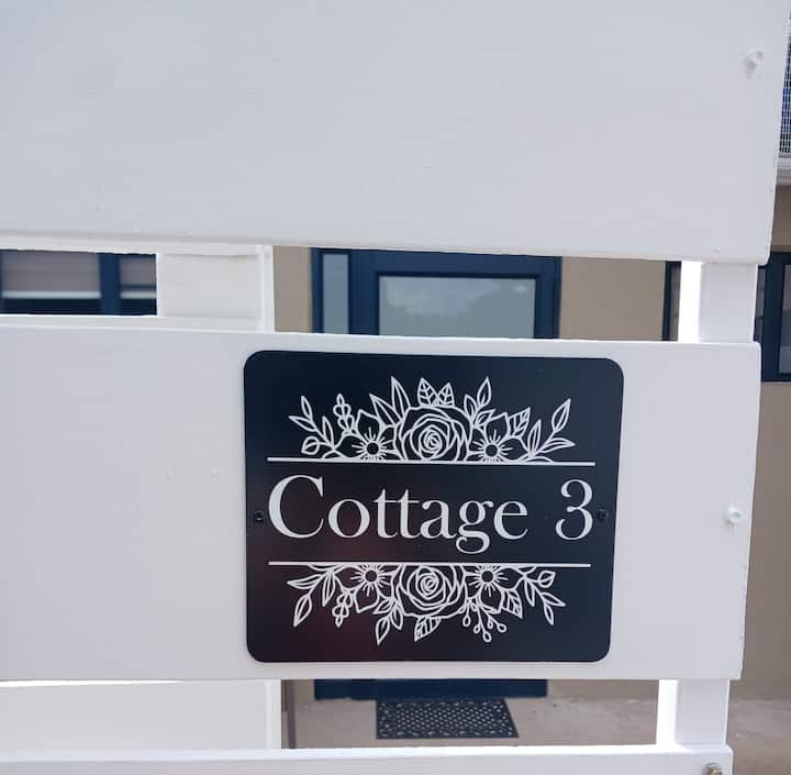 Cottage 3
Elegance With Style And Comfort. - Aliwal North