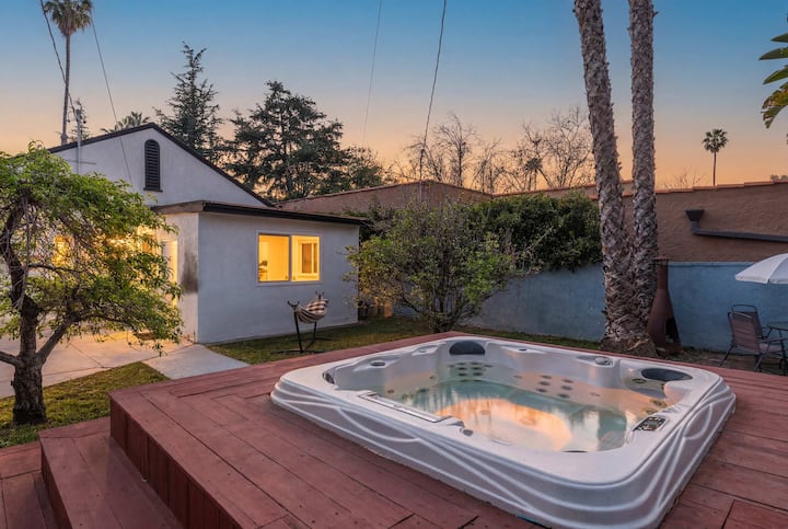 Stylish Home, Hot Tub, Bbq, Parking, Yard! - Inglewood, CA