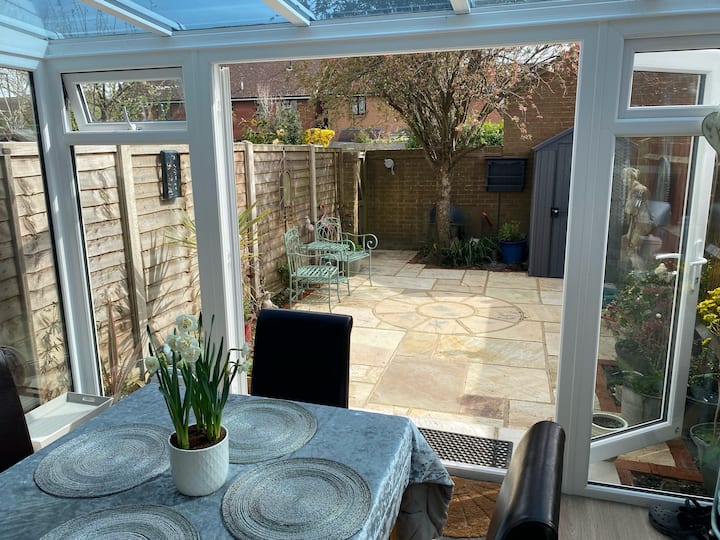 The Hideaway 2 Bedroom House Great For Goodwood - Chichester