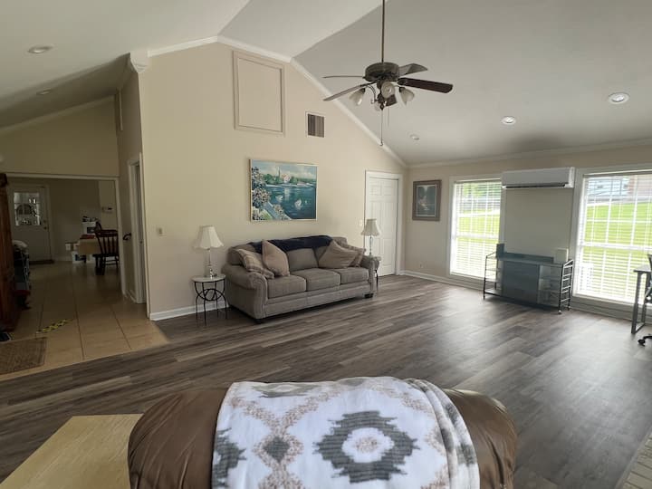 Peaceful Retreat - Jonesboro, AR