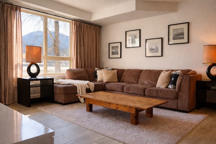 Sundrift Corner Suite W/pool-near Beach & Ski Hill - Invermere