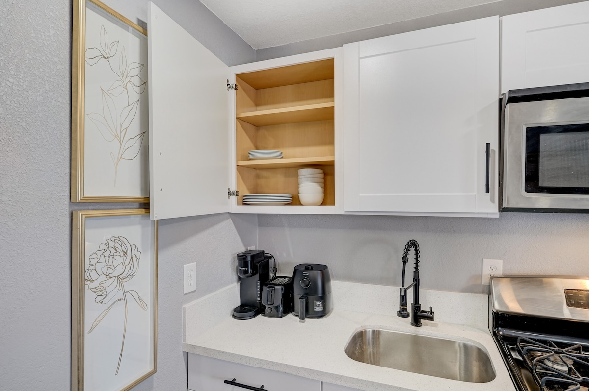 1BR Casita|Private Bkyd|Free Uber Airport Pickup