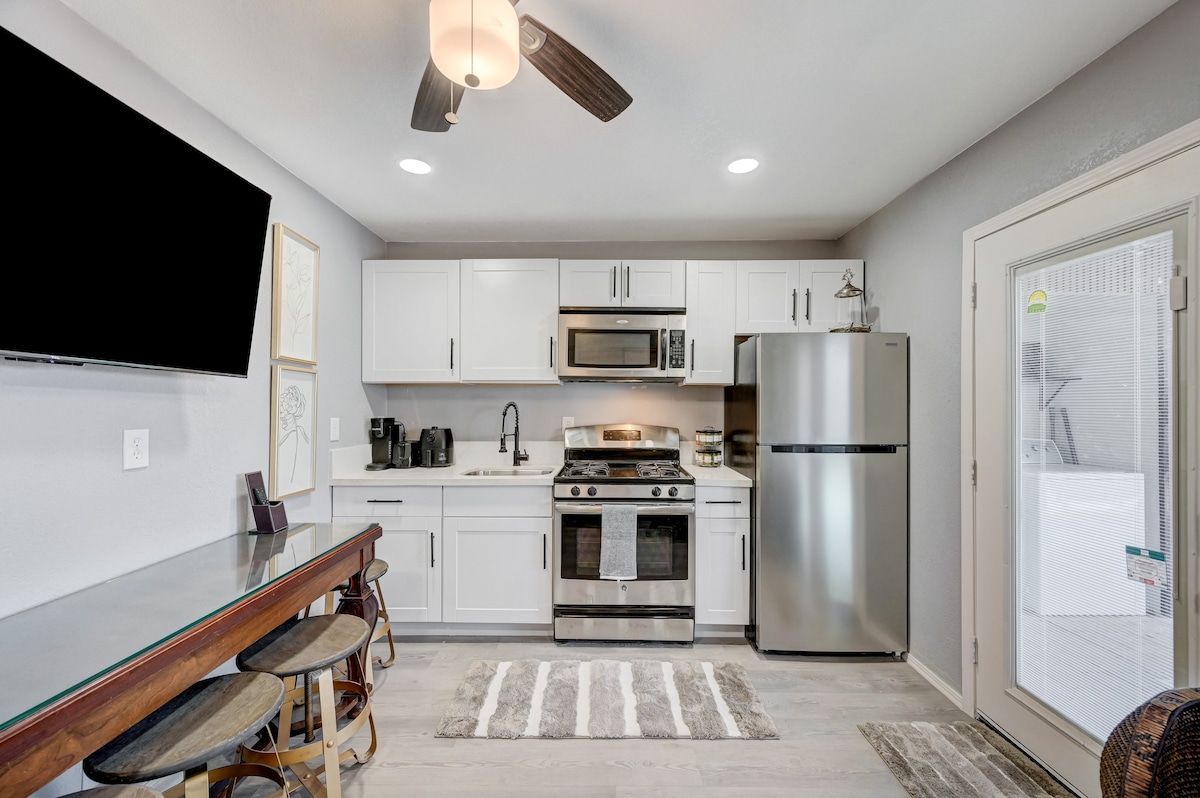 1BR Casita|Private Bkyd|Free Uber Airport Pickup