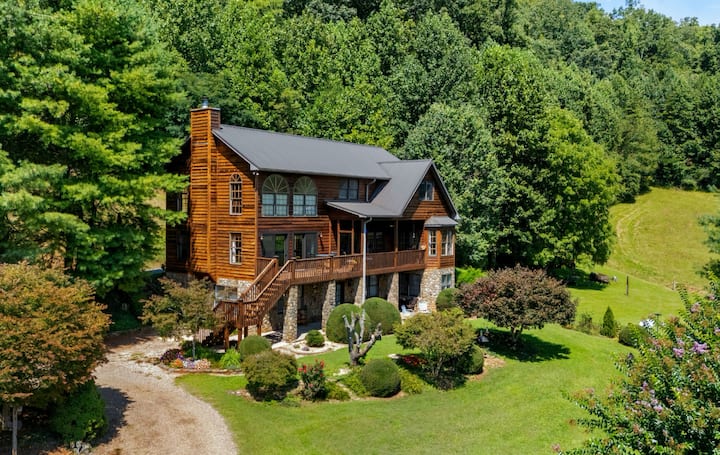 Hilltop Estate - Franklin, NC