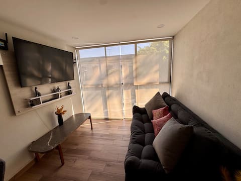 Top performing Airbnb: Cozy, safe apartment in an excellent location. in Buenavista