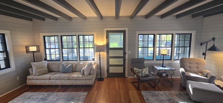 Pentwater Cottage Retreat*5 Min To Town*sleeps 8 - Pentwater, MI