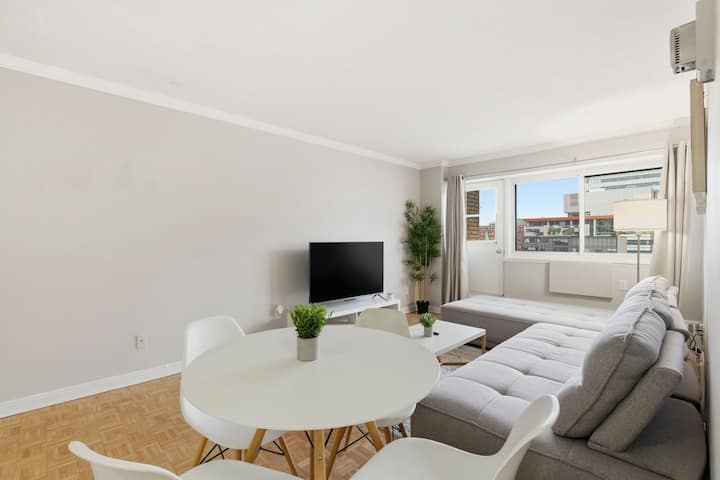 Appartement Chaleureux Au Centre-ville - Brossard