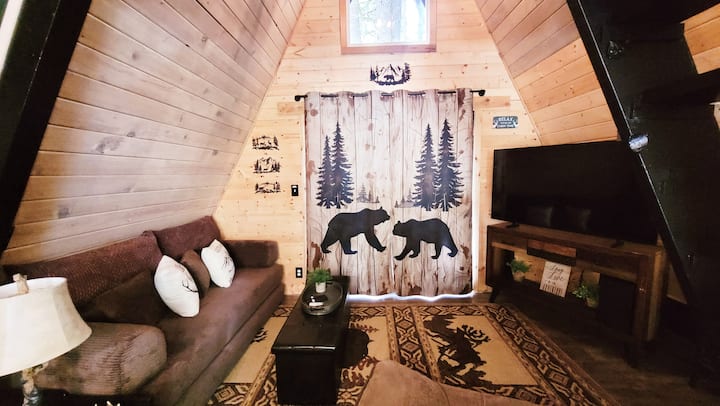 Romantic A-frame | Hot Tub, Firepit, Near Rainier - Ashford