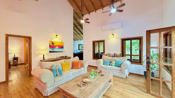 Casa Comali @ Gibson Bight - Honduras