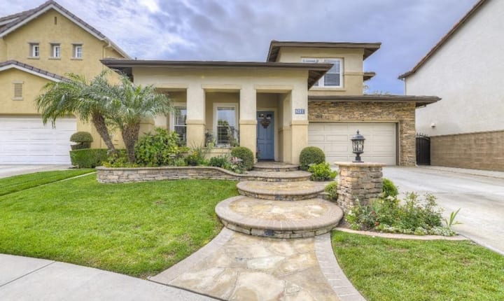 Beautiful 4br Home In Gated Community | La & Oc - Brea, CA
