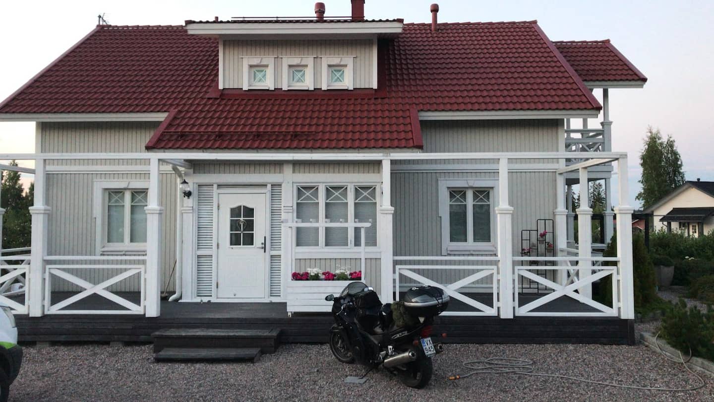 Makuuhuone Isossa, Rauhallisessa Omakotitalossa! 2