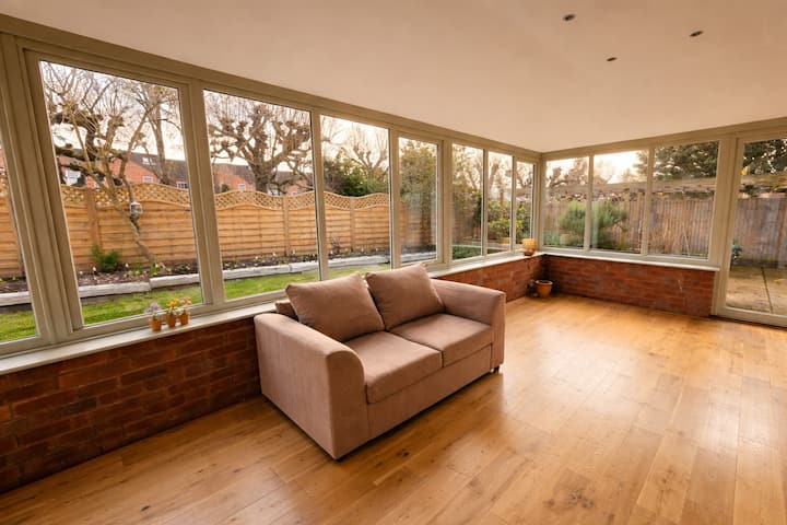 Moorland | Spacious Contractor House | Sleeps 18 - Wellingborough