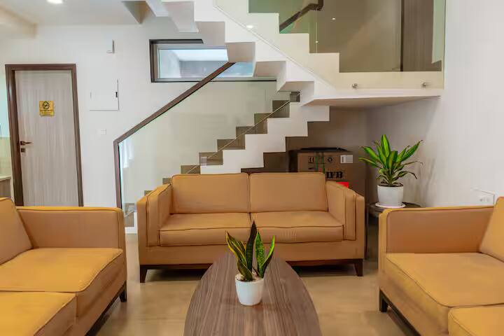Living room image 7