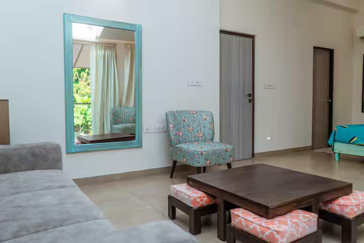 Living room image 6