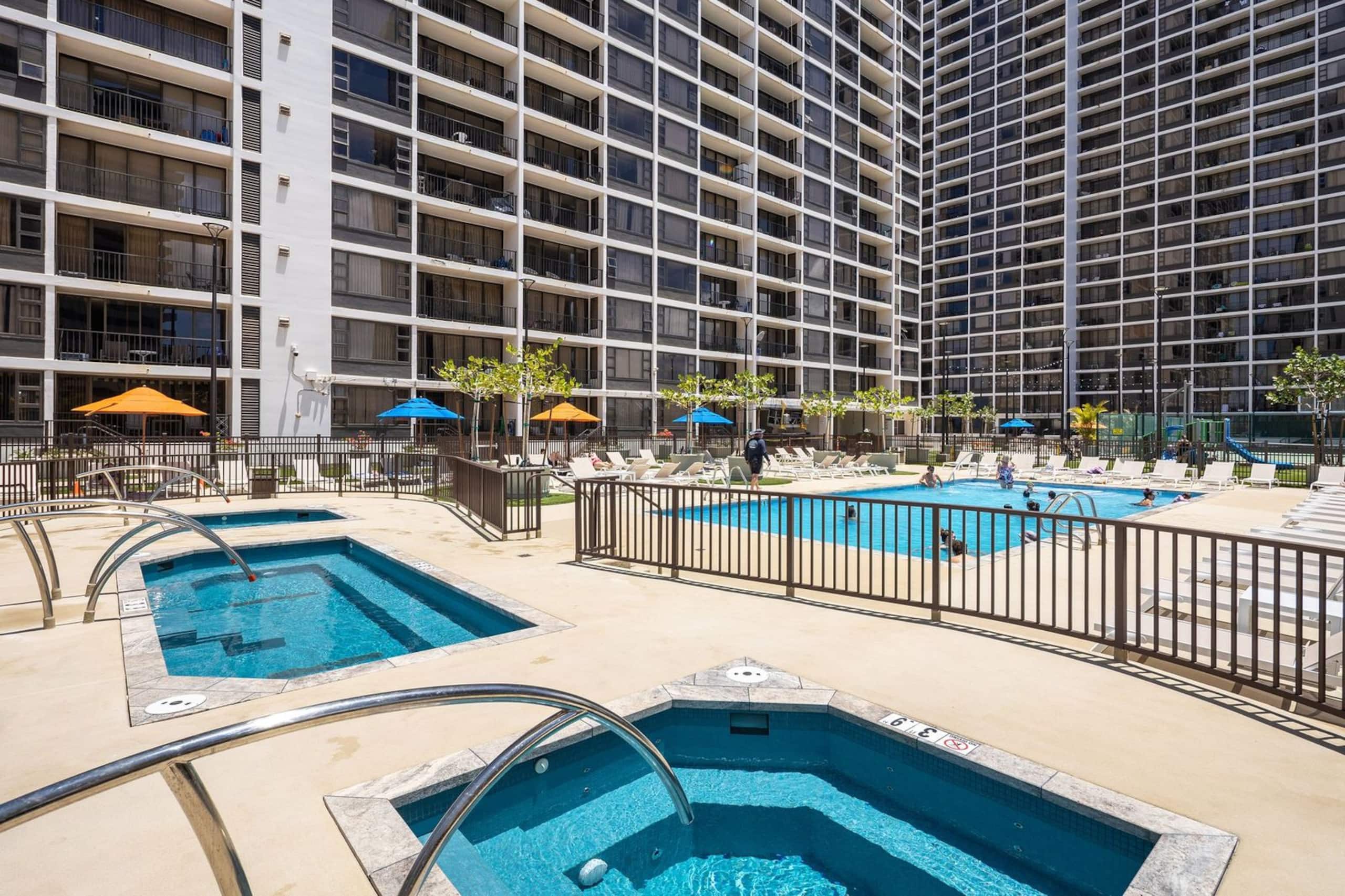 Brand New Waikiki Banyan Amazing views Parking - Image 30