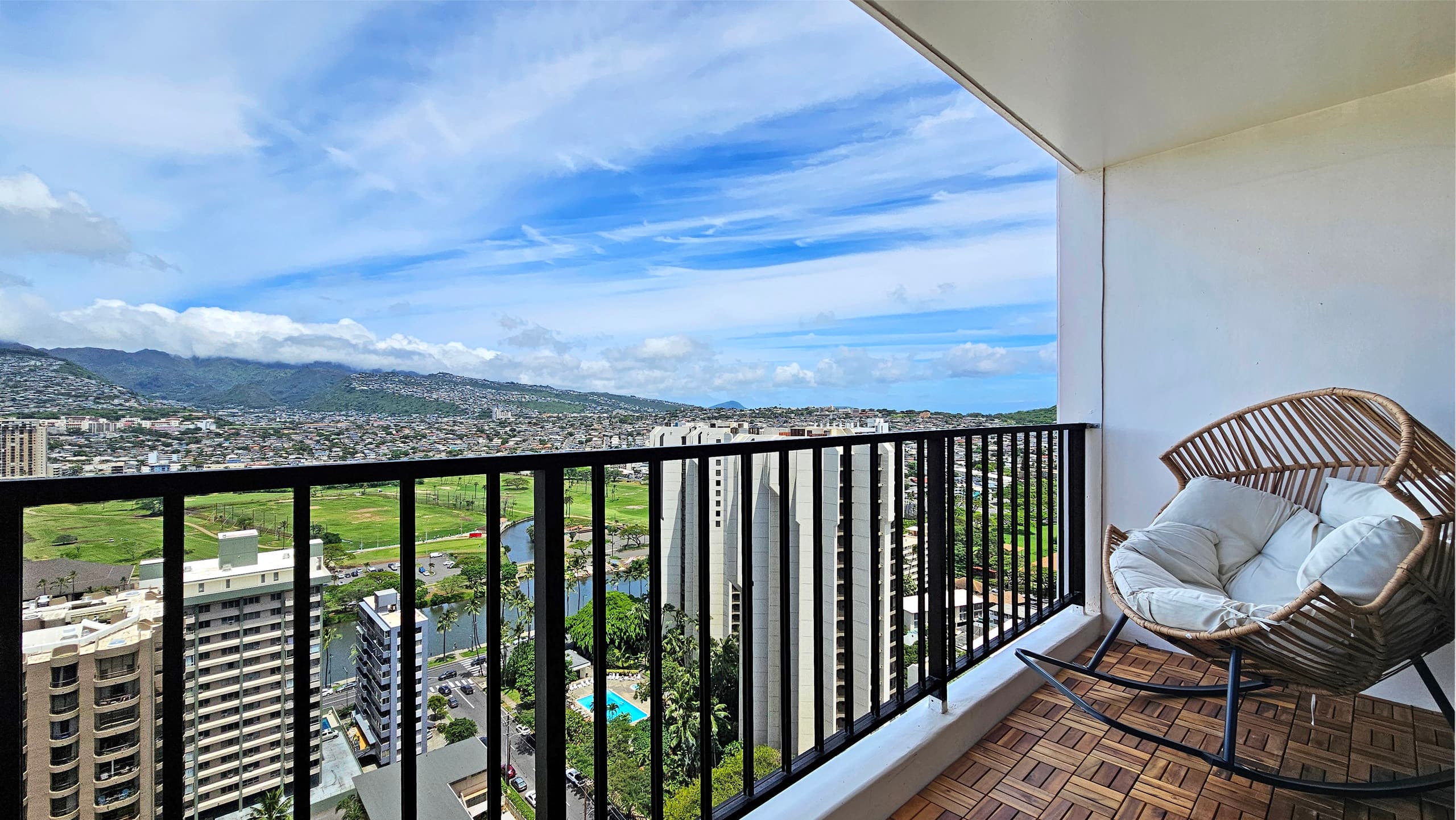 Brand New Waikiki Banyan Amazing views Parking - Image 19