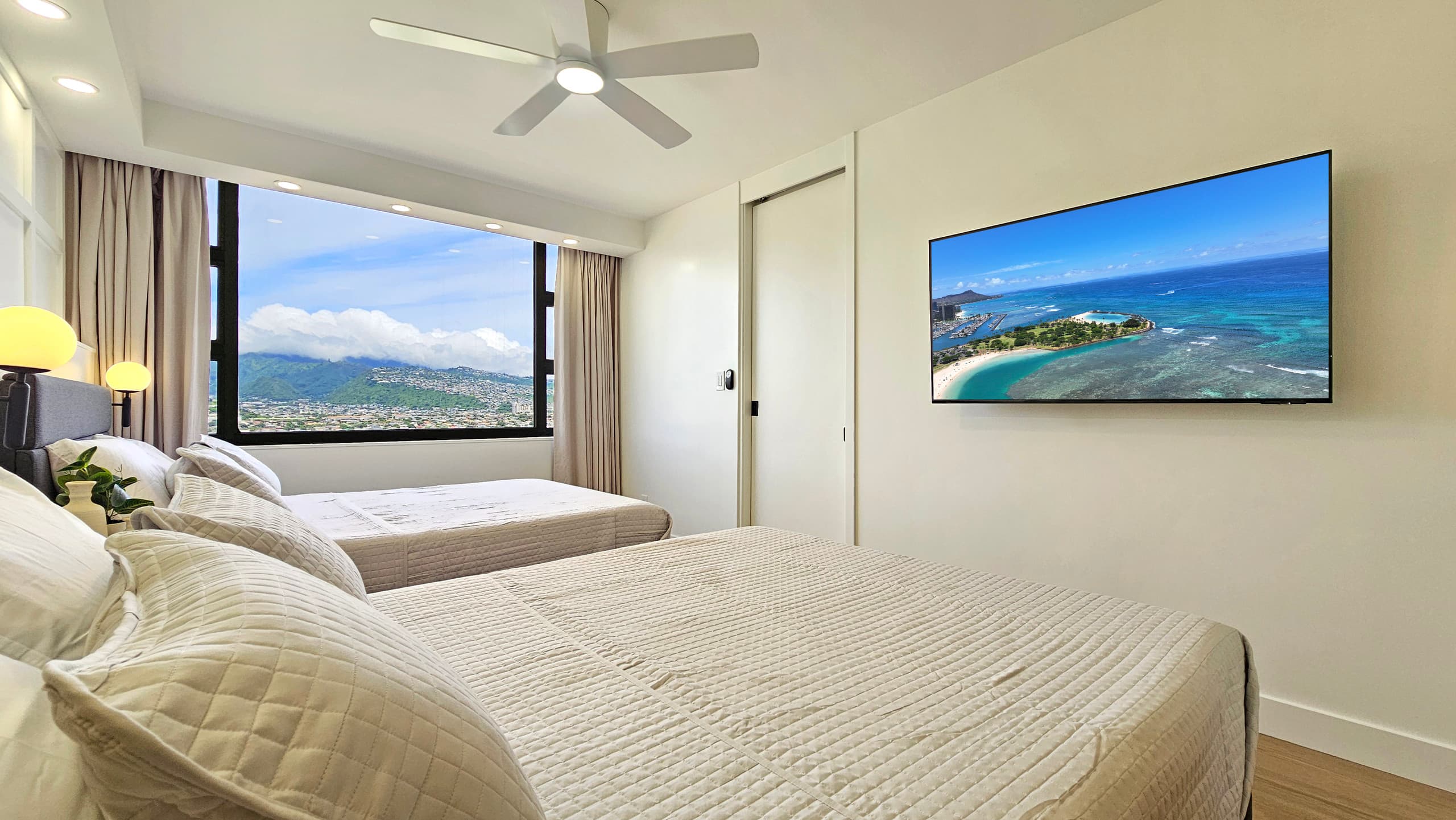 Brand New Waikiki Banyan Amazing views Parking - Image 16