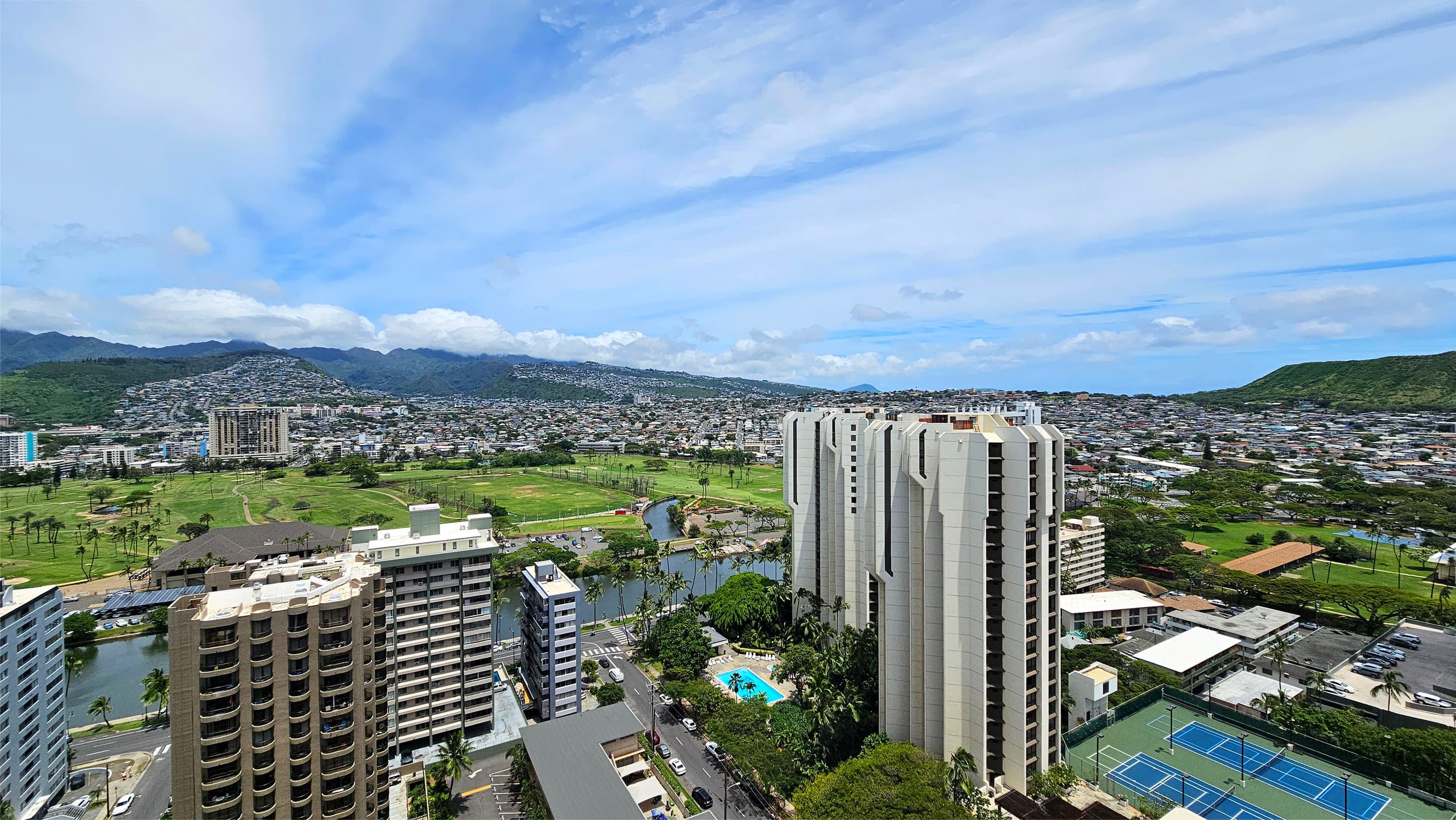 Brand New Waikiki Banyan Amazing views Parking - Image 23