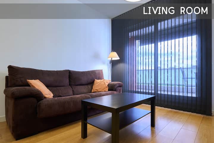 Family Retreat With Views, Terrace & Parking - Vitoria-Gasteiz