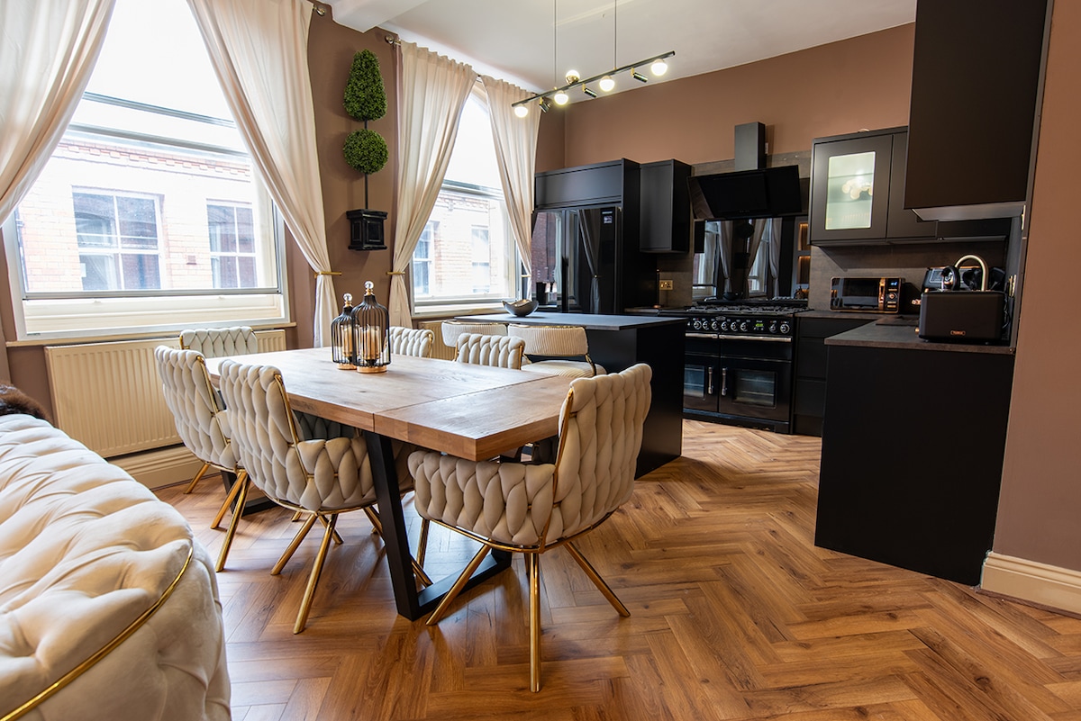 Appartement de luxe design | Stationnement, spa et mur de cinéma ...