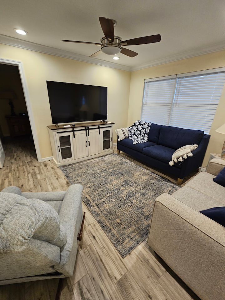 Bayshore Cottage - North Fort Myers, FL