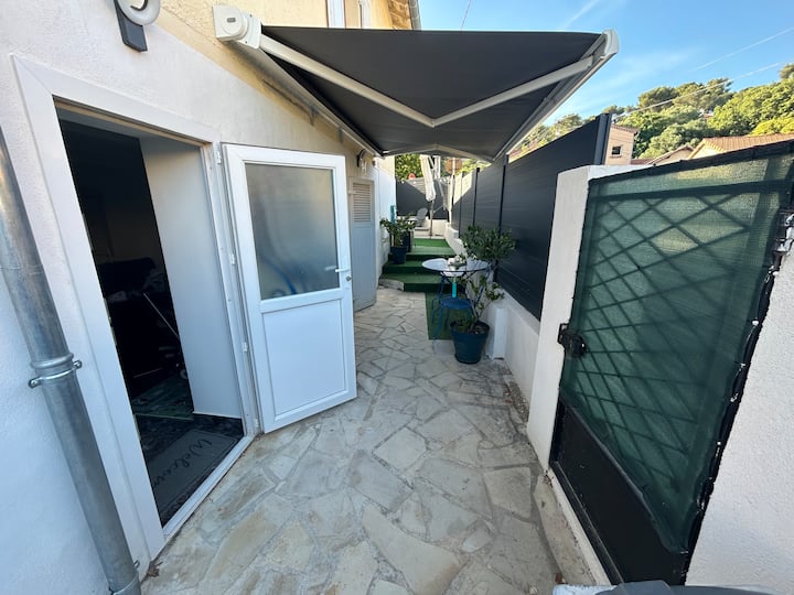 Appartement 2 Chambres Avec Terrasse - Hyères