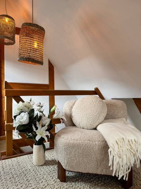 Popular Airbnb listing: Herzstück 1526, vacation rental in the old town, top floor in Bergstraße