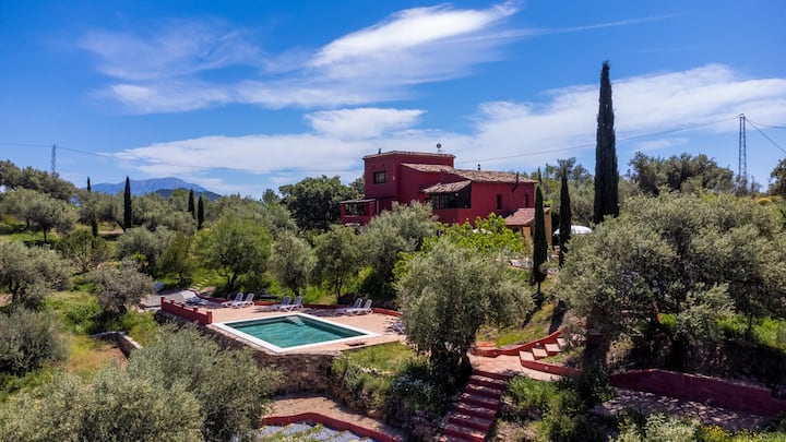 Finca Corazonada Met Prachtig Domein En Olijfgaard - Colmenar