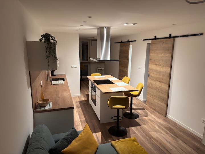 New Modern Apartment In City Center - Buzet