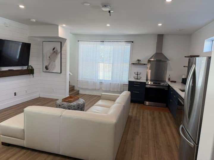 Luxury Lake Front Guest House - Nova Scotia